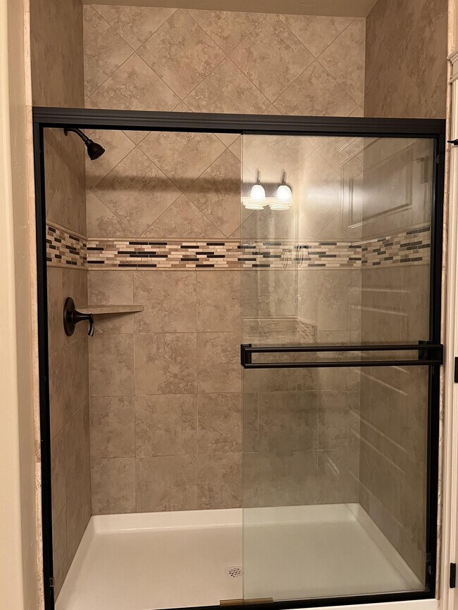 Building Photo - 2443 Bramasole Dr