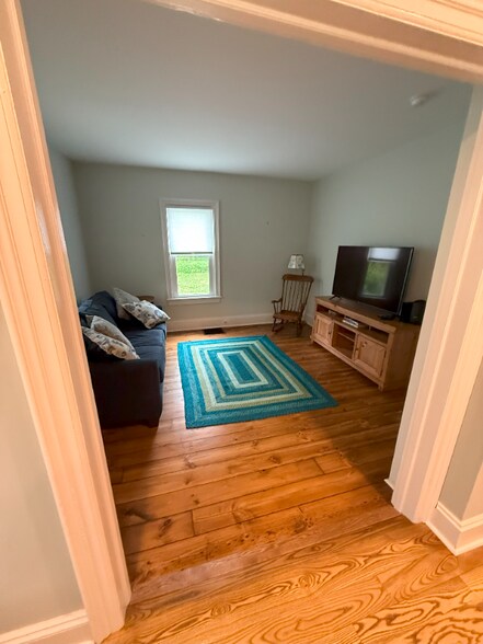 Building Photo - 193 Phoenix Mills Rd