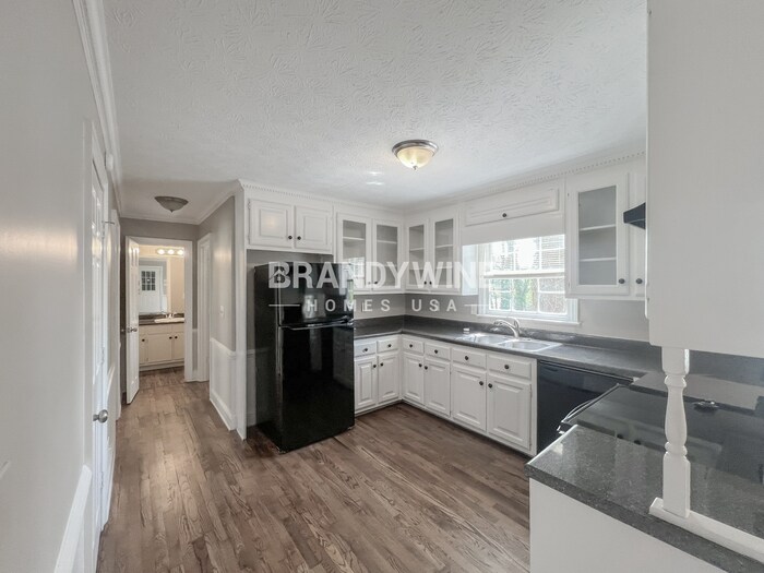 Building Photo - 916 S Deshon Rd