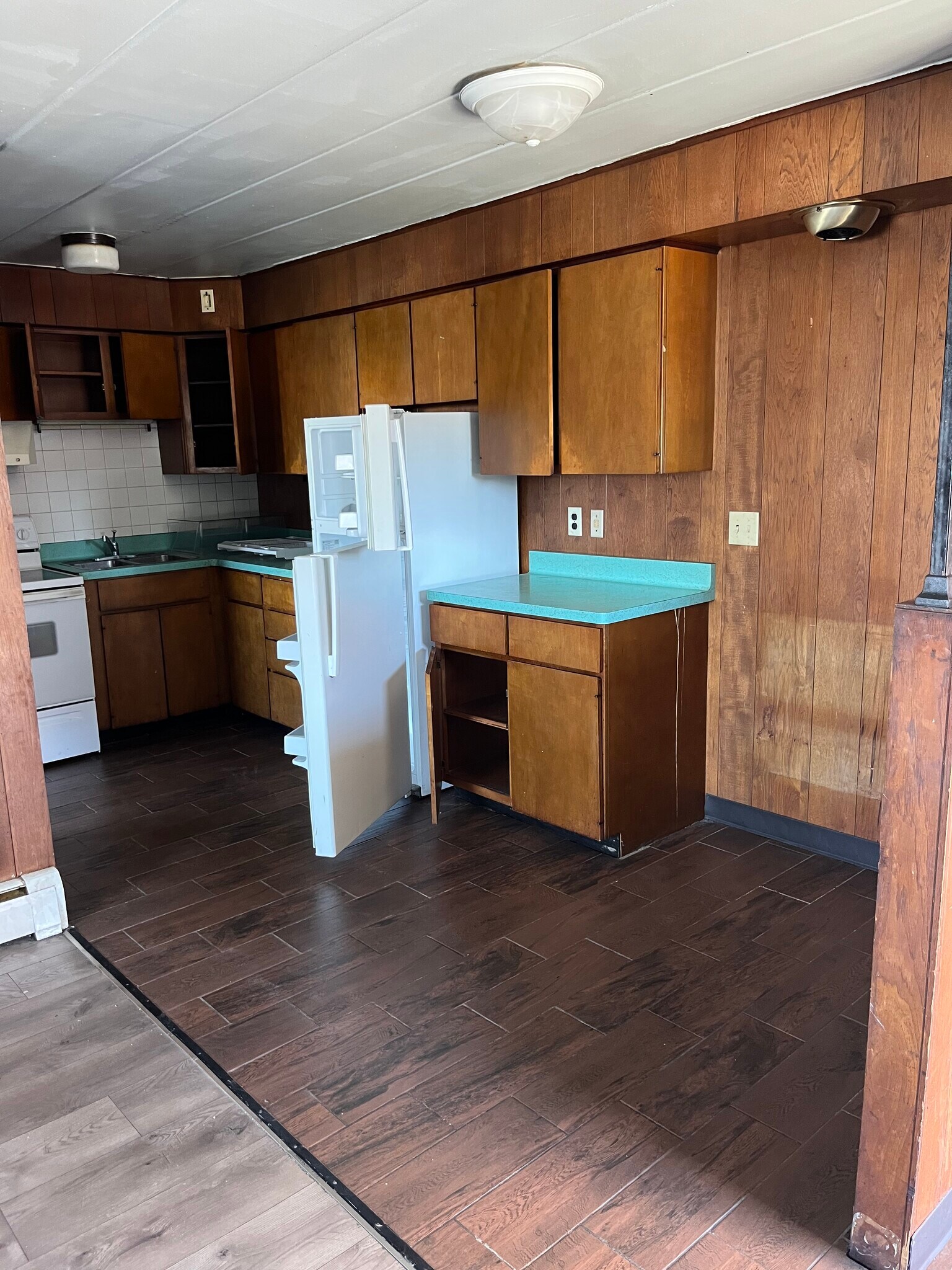 Building Photo - 220 N 4th St