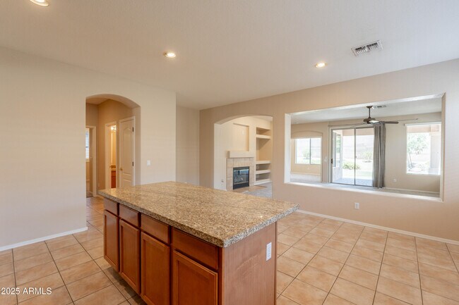 Building Photo - 1738 W Glenhaven Dr