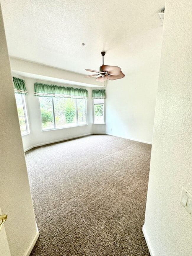 Building Photo - Adult 55+ Lovely Home in Springfield @ Whitney Oaks with a View