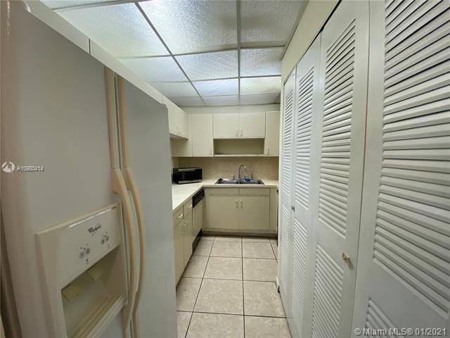 Building Photo - 17170 SW 94th Ave