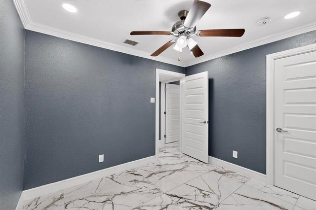 Building Photo - 4006 Mayflower Dr