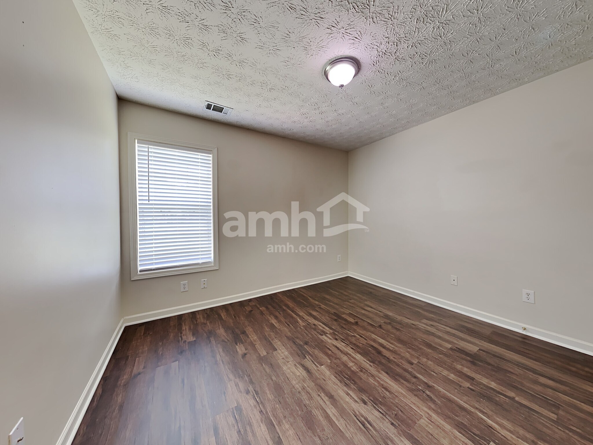 Building Photo - 1552 Armende Cir