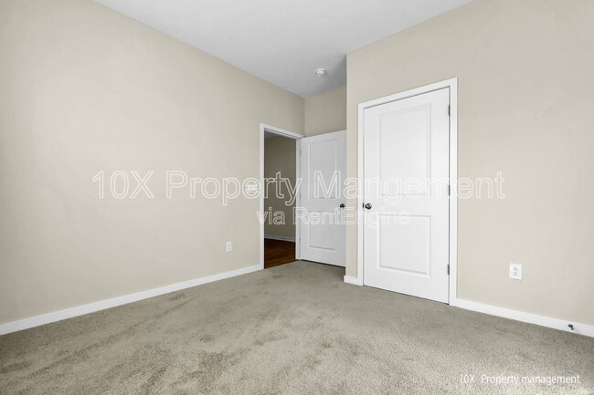 Building Photo - 5851 Ryman Dr
