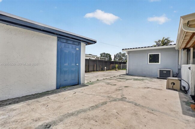 Building Photo - 17001 NW 53rd Ct