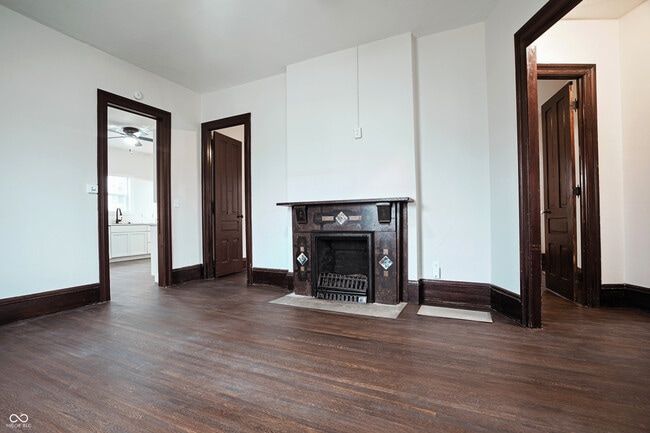 Building Photo - 217 S Meridian St