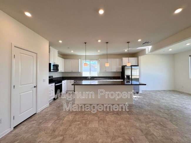 Building Photo - 31310 Reserve Dr