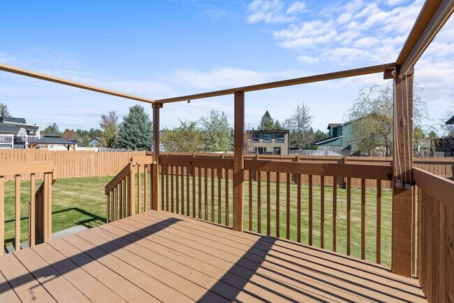 Building Photo - Colbert WA Rancher with Full basement for RENT!