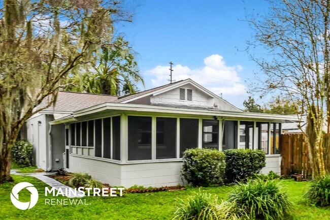 Building Photo - 1010 N Lavon Ave