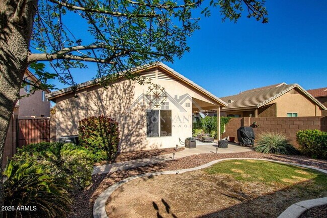 Building Photo - 41793 W Sunland Dr