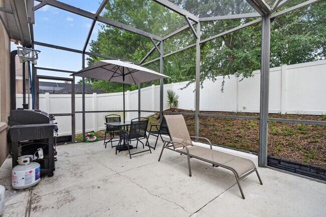 Building Photo - 515 Corvina Dr