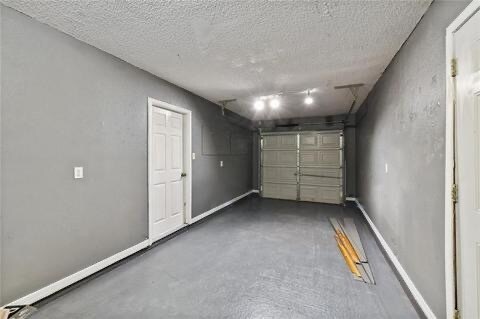 Building Photo - 2417 Highland Meadows Dr