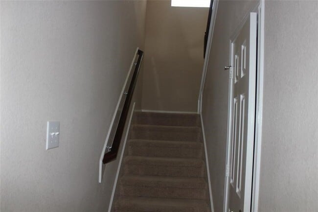 Building Photo - 111 S Rocky Point Cir