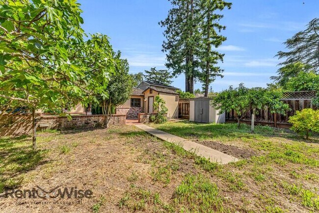 Building Photo - 1534 Whipple Ave