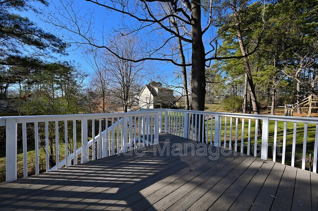 Building Photo - 436 10th Ct