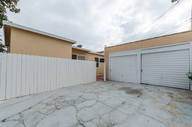 Building Photo - Large Spanish Style House in the Heart of ...