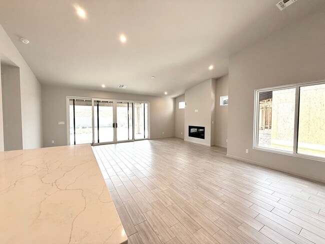 Building Photo - Brand New home in Jasper!