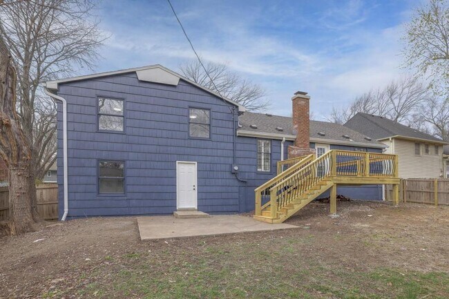 Building Photo - 10530 W 92nd Pl