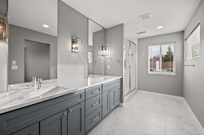 Building Photo - 5230 Stuart St