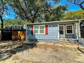 Building Photo - Cozy 1 Bedroom, 1 Bathroom Home in Waxahac...