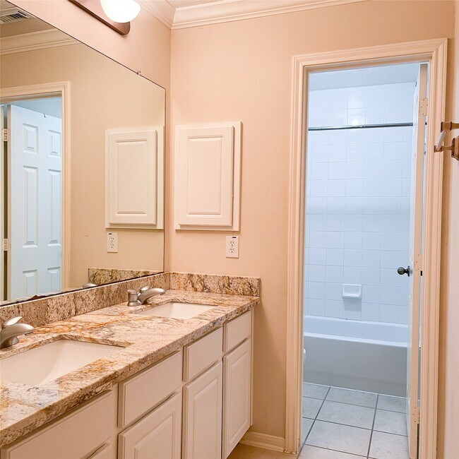 Building Photo - 2606 Sun Flare Ln