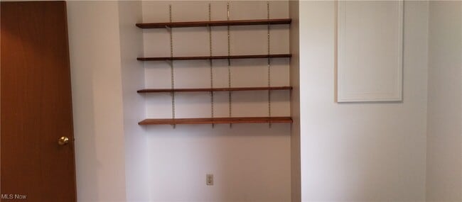Building Photo - 206 Stuart Dr