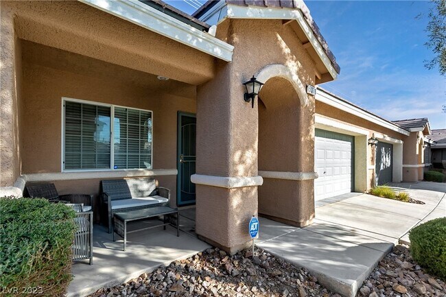 Building Photo - 5370 Cholla Cactus Ave
