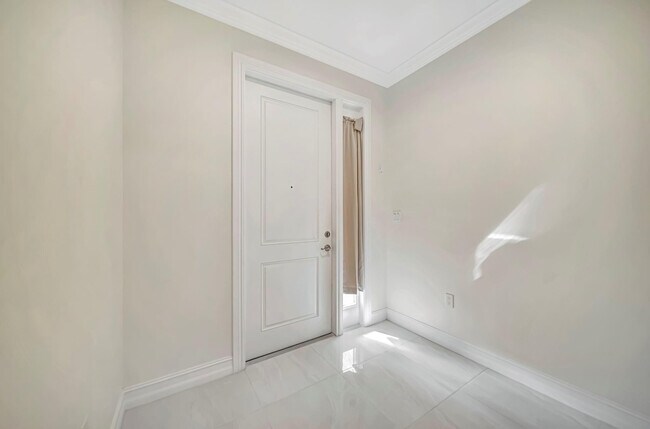 Building Photo - 9893 Brickhill Dr