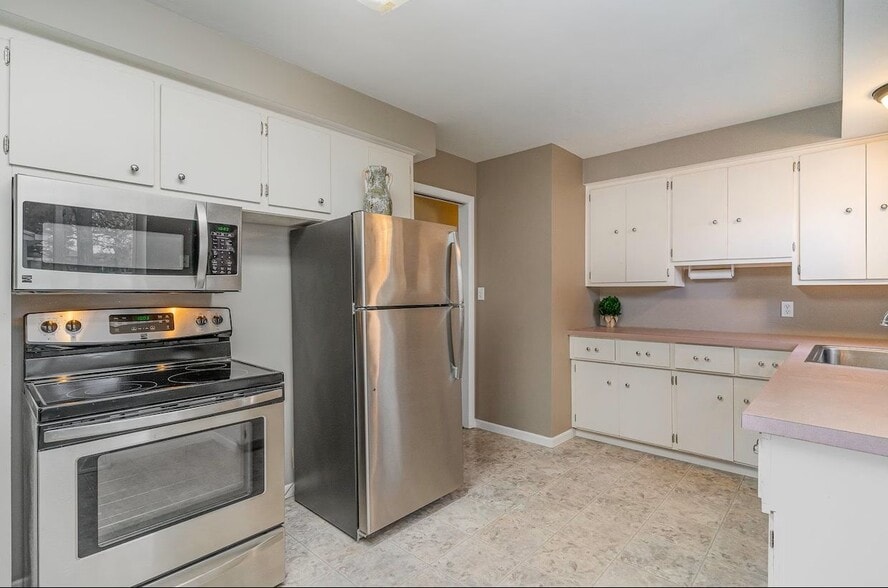 Building Photo - 1505 Iowa St