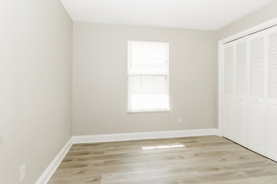 Building Photo - 1142 Monroe Blvd