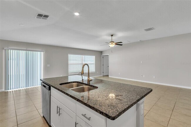 Building Photo - 10357 Scarlet Skimmer Dr