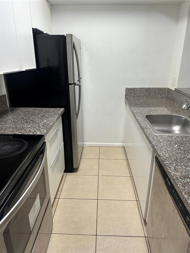 Building Photo - 10001 W Atlantic Blvd