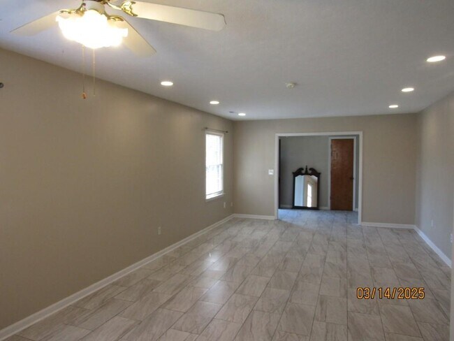 Building Photo - 1345 Dick Pond Rd