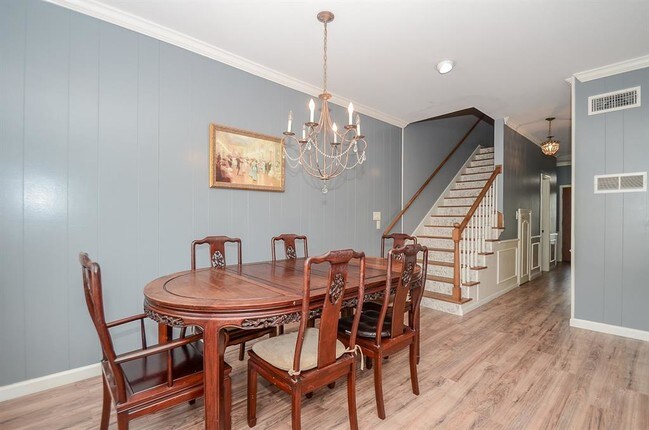 Building Photo - 8606 Oakford Dr