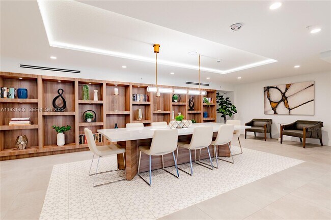 Building Photo - 1950 W 49th St