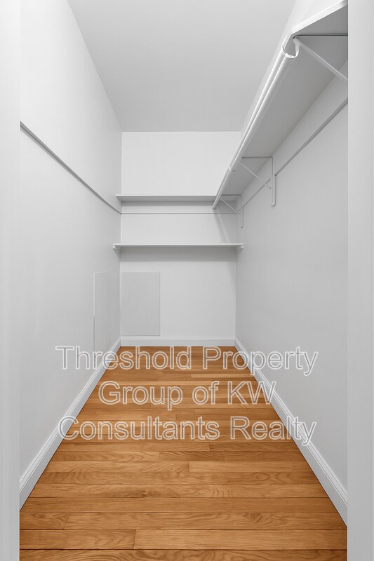 Building Photo - 451 E Town St