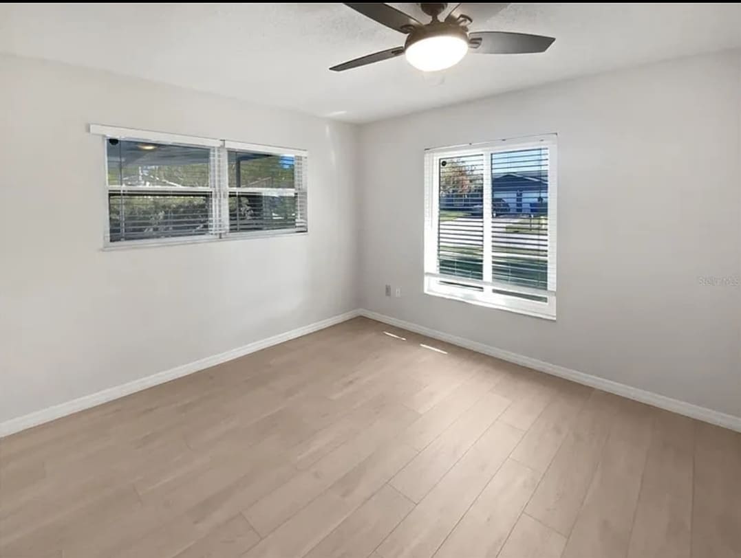 Building Photo - 1608 Amberlea Dr N