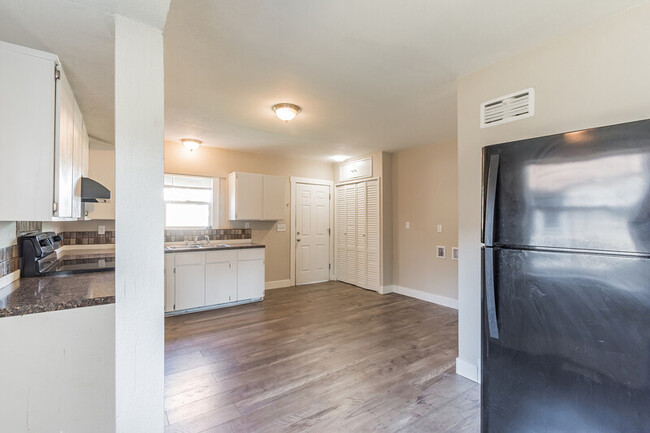 Building Photo - 3636 S Tyler St