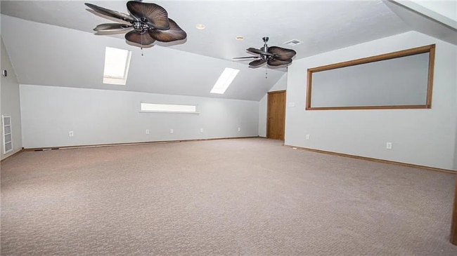 Building Photo - 404 Timberdale Dr