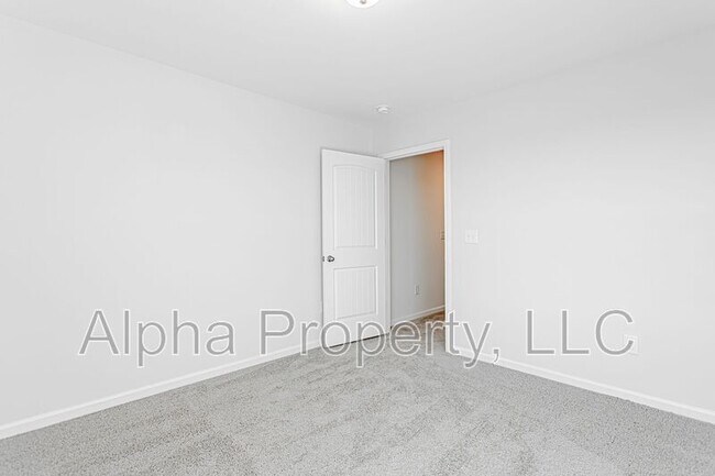 Building Photo - 328 Trail Branch Ct.