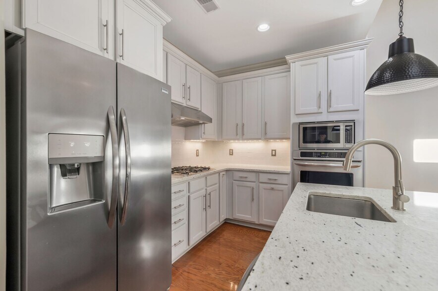 Building Photo - 132 Pennystone Cir