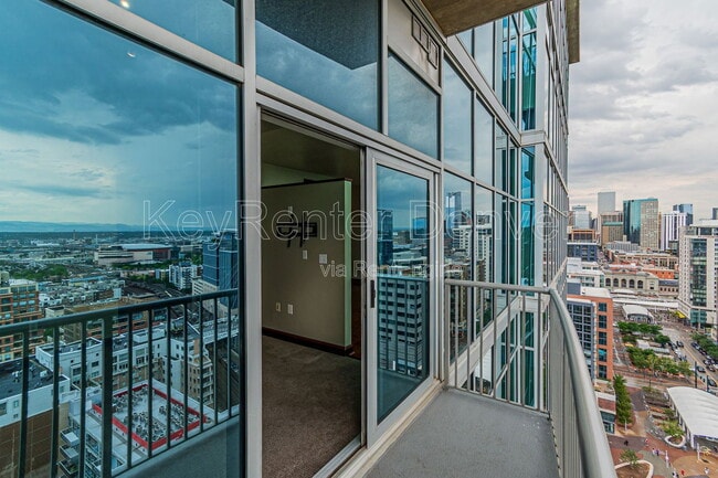 Building Photo - 1700 Bassett St