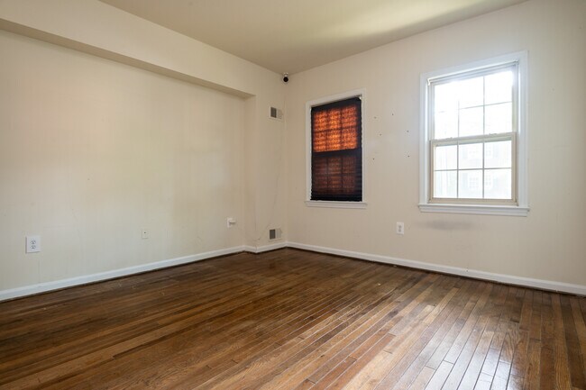 Building Photo - 4513 MacArthur Blvd NW