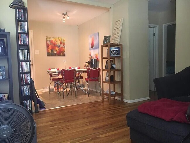 Building Photo - Gorgeous 3-Bedroom Home in Denver with High Curbside Appeal - AVAILABLE JUNE 1st!!