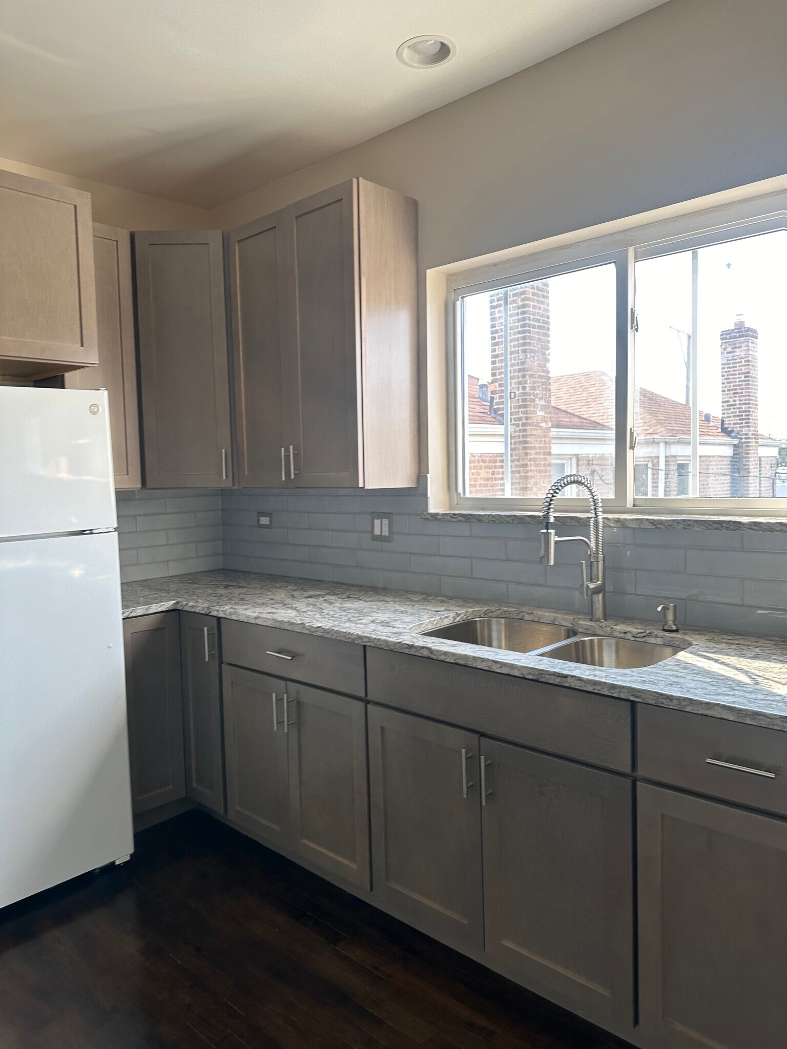 Building Photo - 1622 N Long Ave