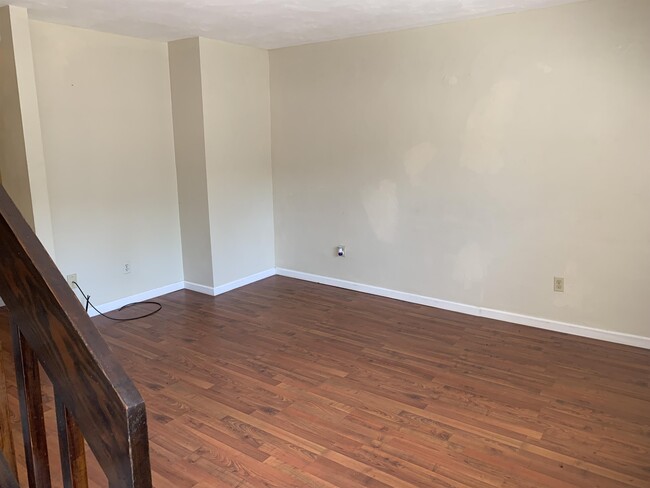 Building Photo - 803 Hamlet Way