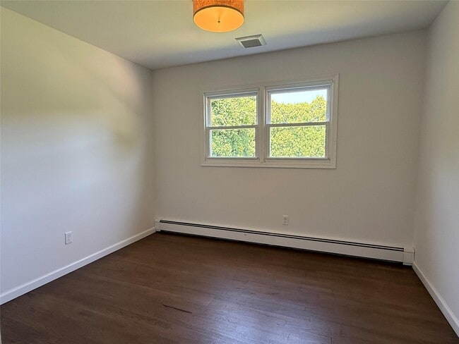 Building Photo - 3220 Delmar Dr