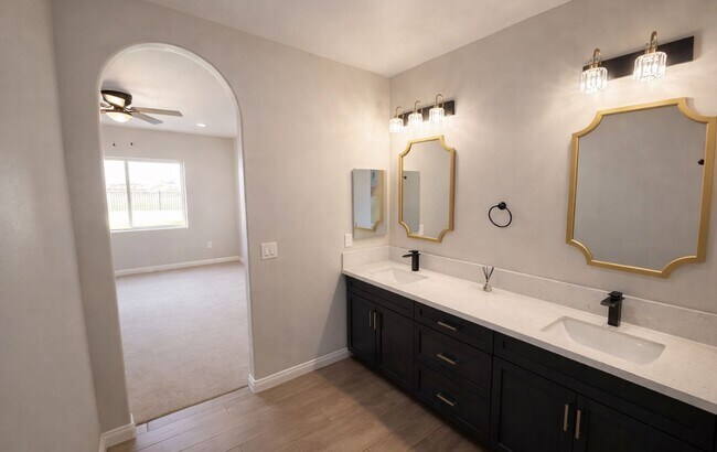 Building Photo - Executive Retreat in Brawley: Spacious 5-Bedroom Home Ideal for Corporate Stays or Refined Family...